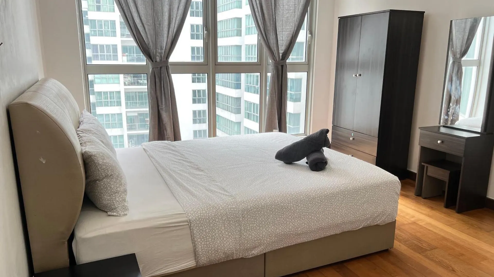 Regalia Suites Best Klcc View Kuala Lumpur Apartment